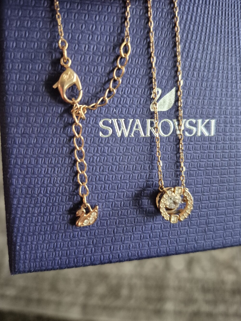 Una Swarovski Necklace - Rose Gold - Picture 5 of 16